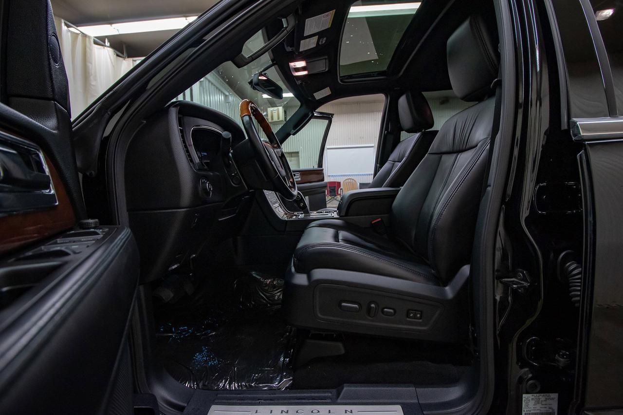 2016 Lincoln Navigator AWD Select Leather Roof Nav Red Deer AB