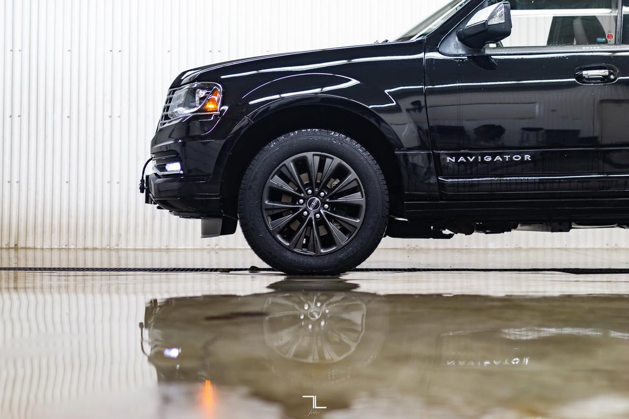 2016 Lincoln Navigator L AWD Select Leather Roof Nav BCam Red Deer AB