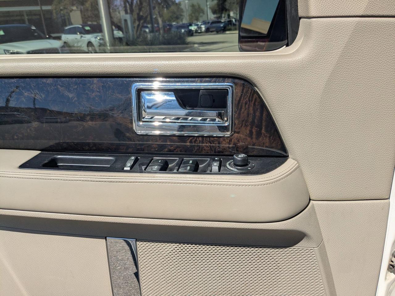 2016 Lincoln Navigator Select