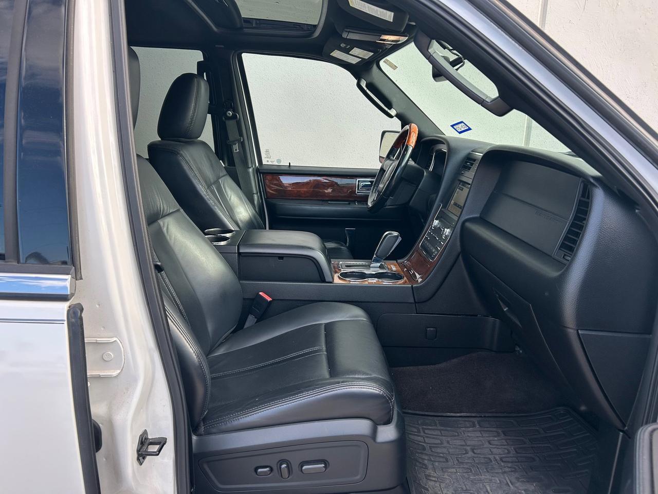 2016 Lincoln Navigator Select