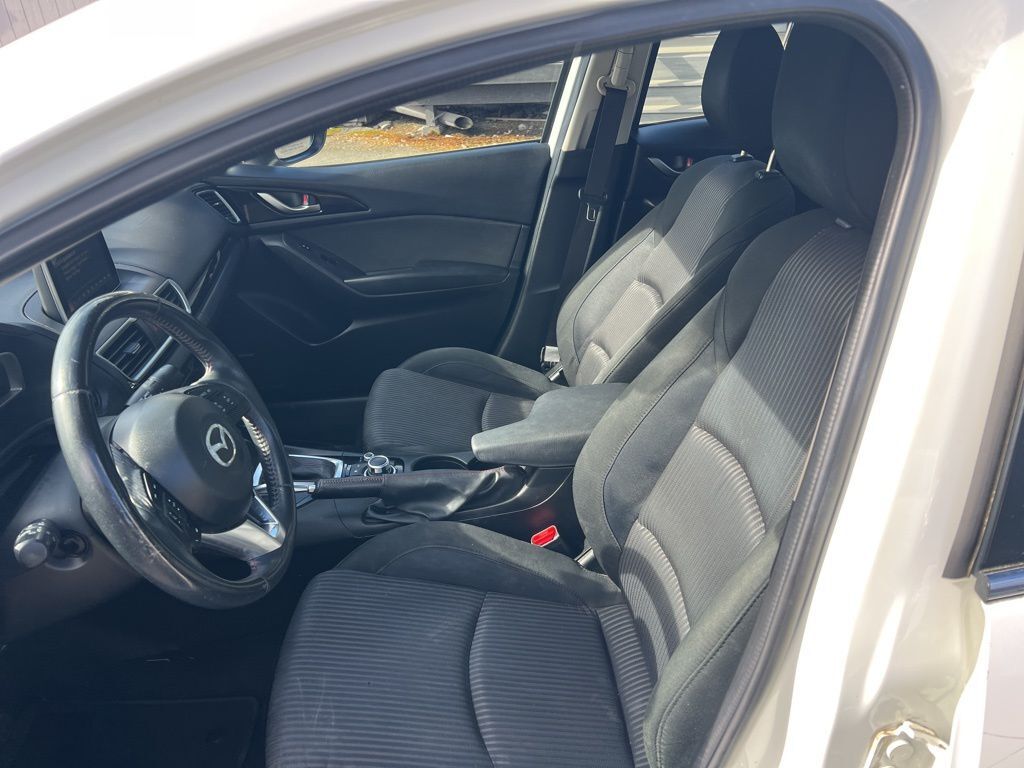 2016 MAZDA Mazda3 i Touring Milwaukie OR