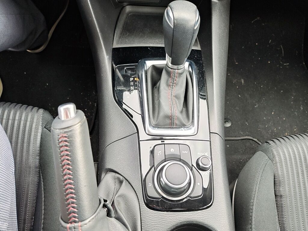2016 MAZDA Mazda3 i Touring Hunt Valley MD
