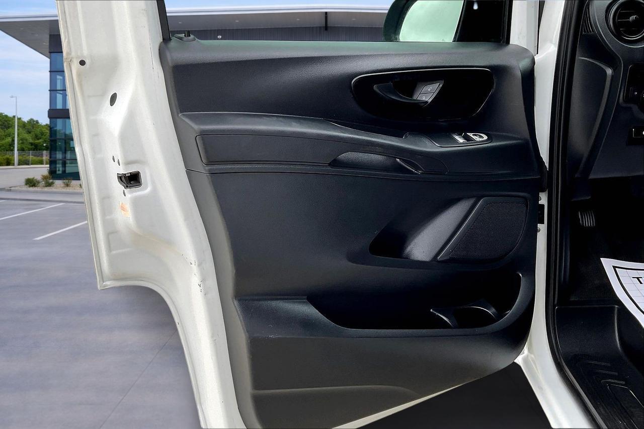 2016 MERCEDES-BENZ METRIS Houston TX