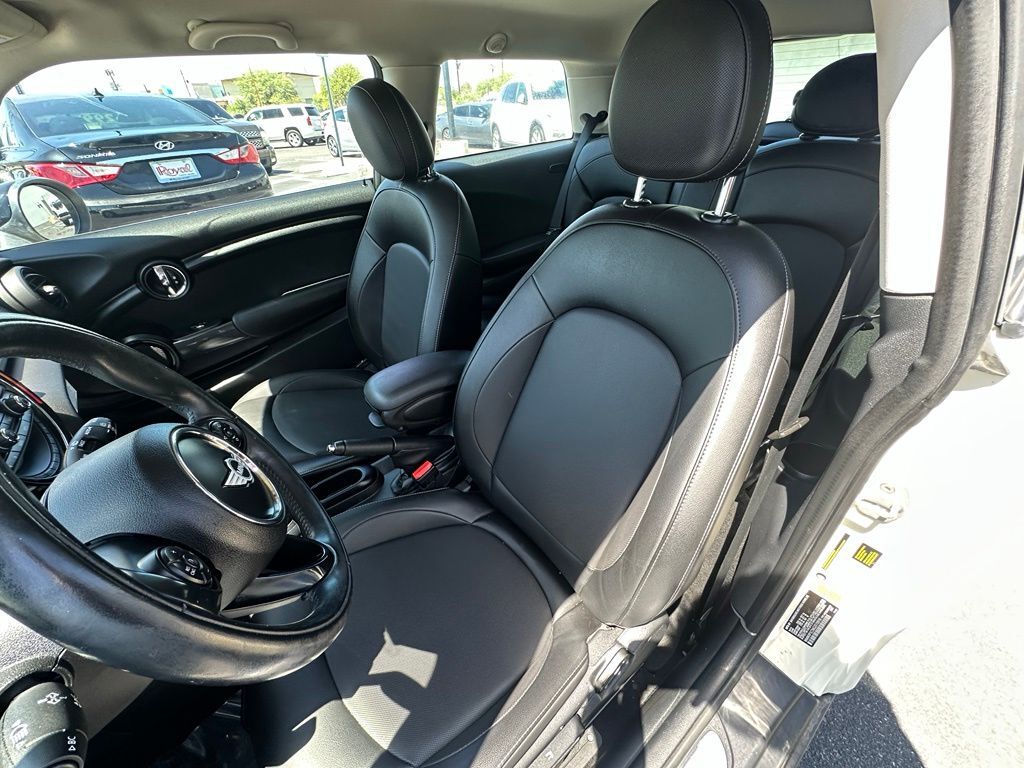 2016 MINI Cooper Base