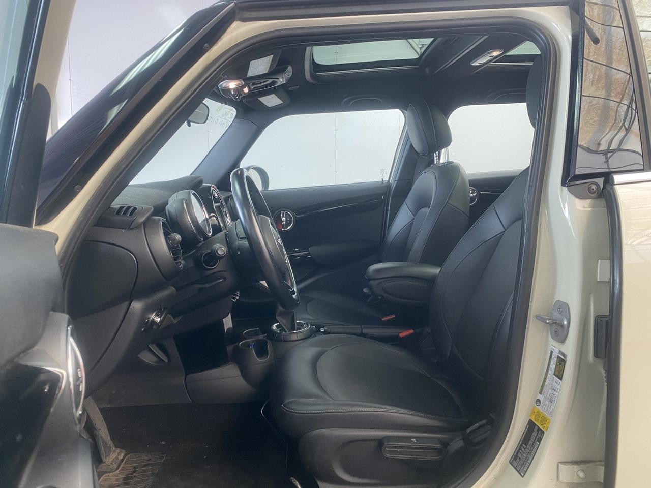 2016 MINI Cooper Hardtop 4 Door Richmond Hill NY