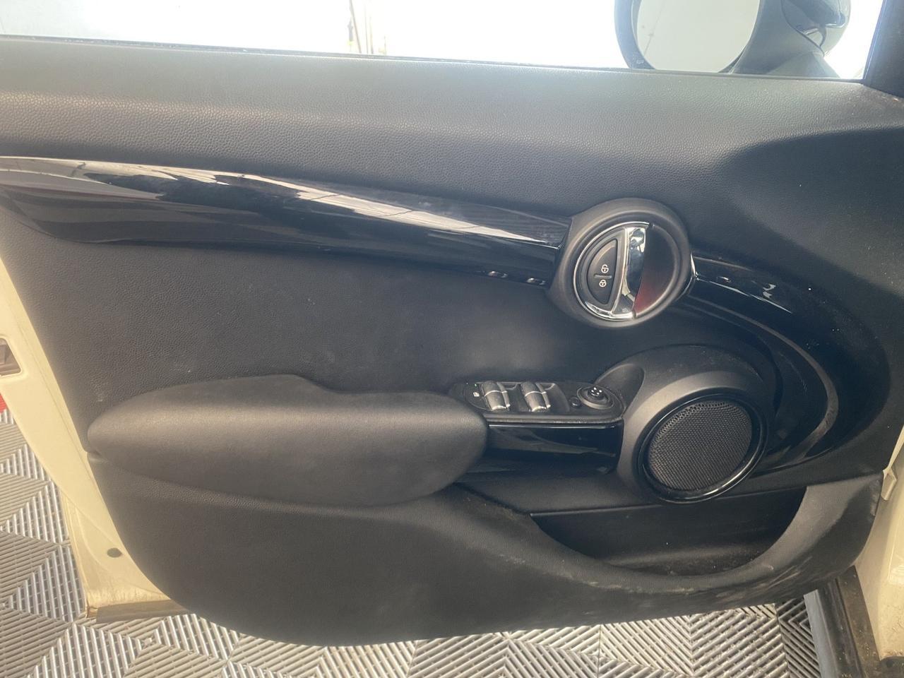 2016 MINI Cooper Hardtop 4 Door Richmond Hill NY