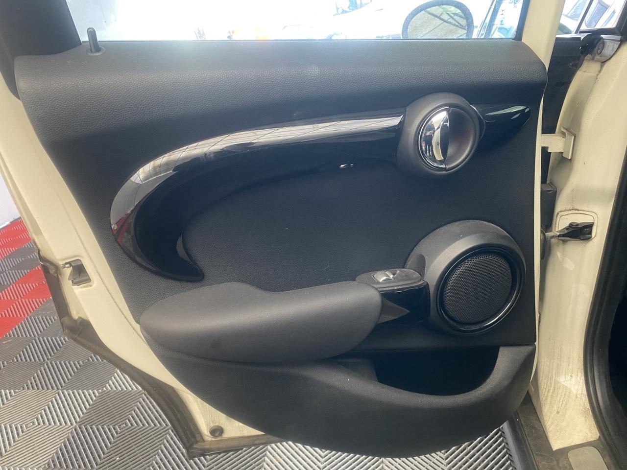 2016 MINI Cooper Hardtop 4 Door Richmond Hill NY