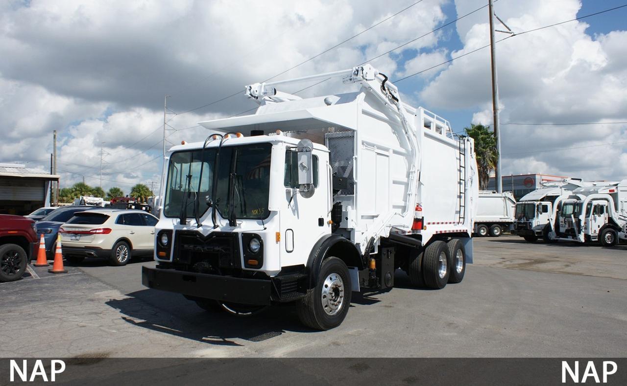 2016 Mack MRU613 40 yard New Way Front Loader Garbage Truck