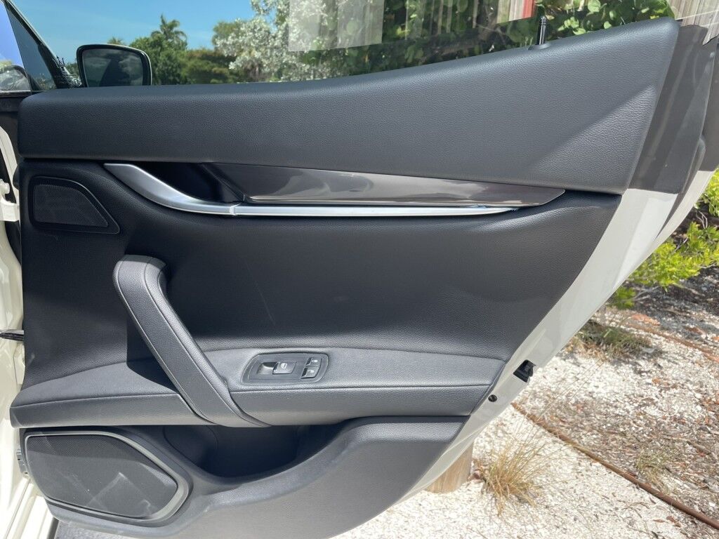 2016 Maserati Ghibli CLEAN CAR-FAX~ONLINE FINANCE~FRONT BUCKETS SEATS~NAVIGATION~REARVIEW CAMERA Sarasota FL