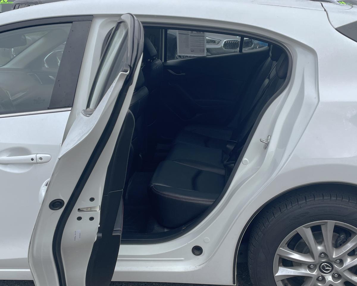 2016 Mazda MAZDA3 i Grand Touring Hatchback 4D Port Orchard WA