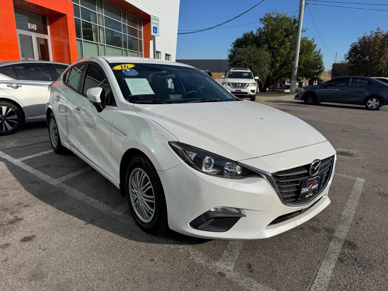 2016 Mazda MAZDA3 i Sport AT 4-Door