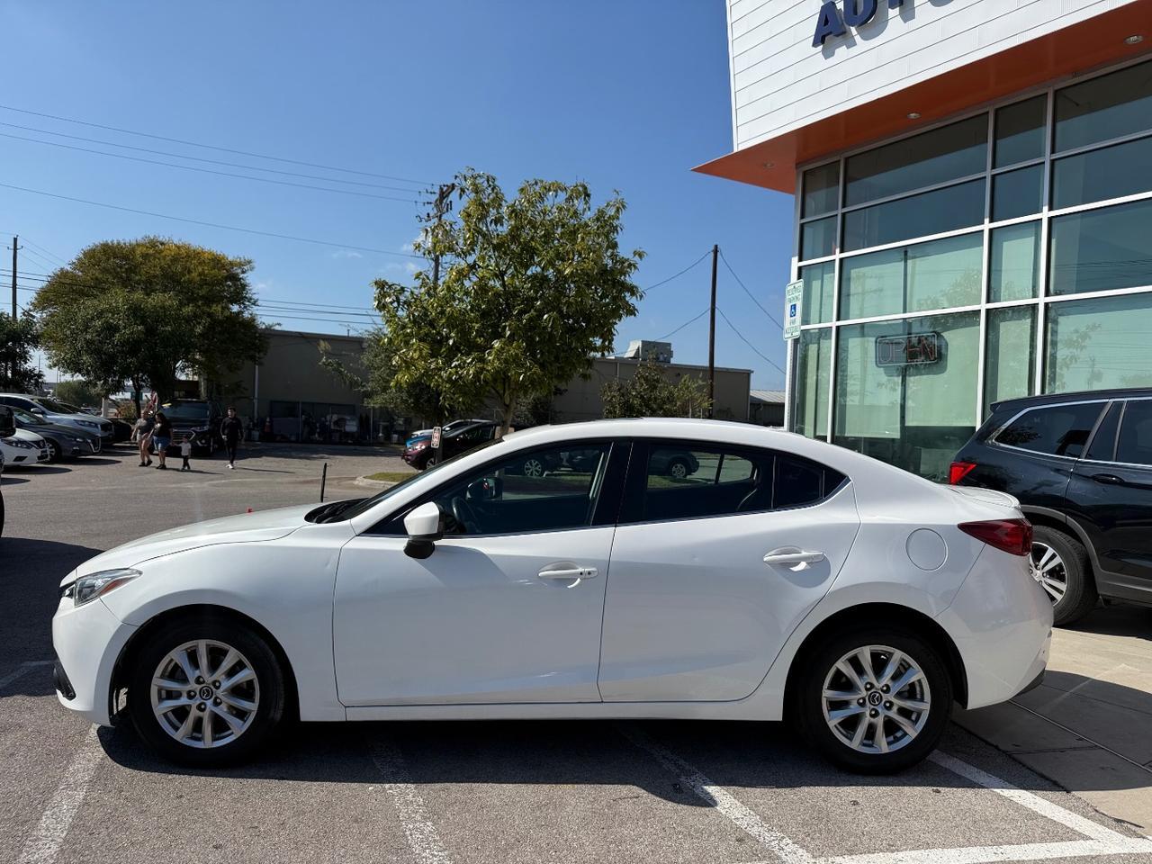 2016 Mazda MAZDA3 i Touring AT 4-Door