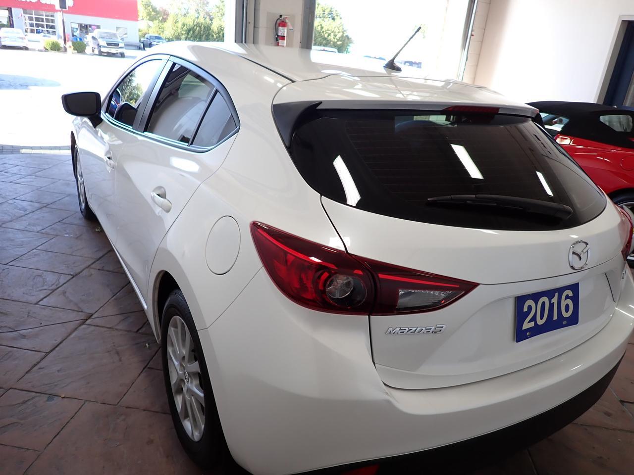 2016 Mazda Mazda3 GX 4DR HATCHBACK SPORT *MANUAL* Listowel ON