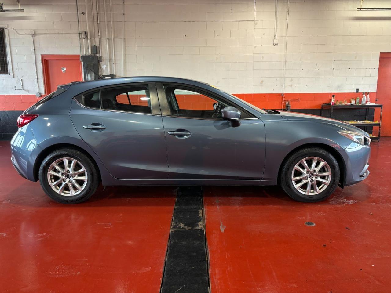 2016 Mazda Mazda3 Hatchback i Sport