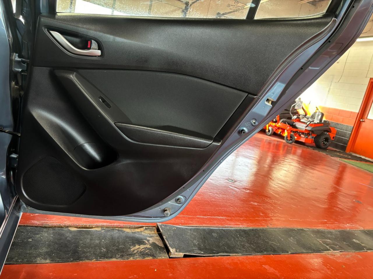 2016 Mazda Mazda3 Hatchback i Sport Franklin OH