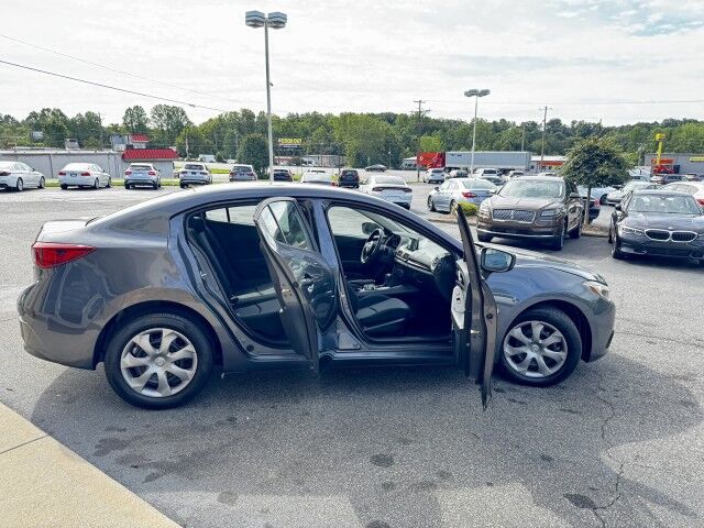 2016 Mazda Mazda3 i Sport Conover NC