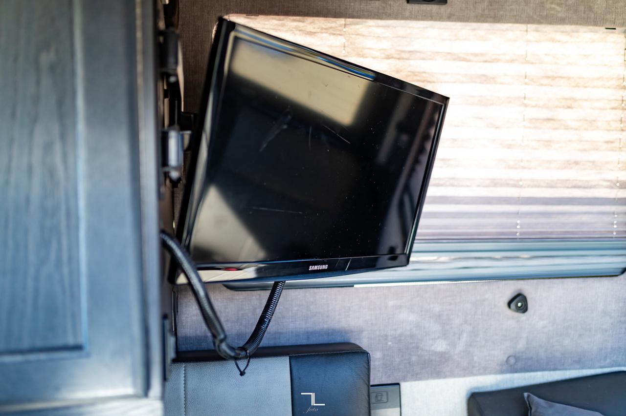 2016 Mercedes-Benz 2500 4x4 Road Trek Agile SS Diesel Red Deer AB