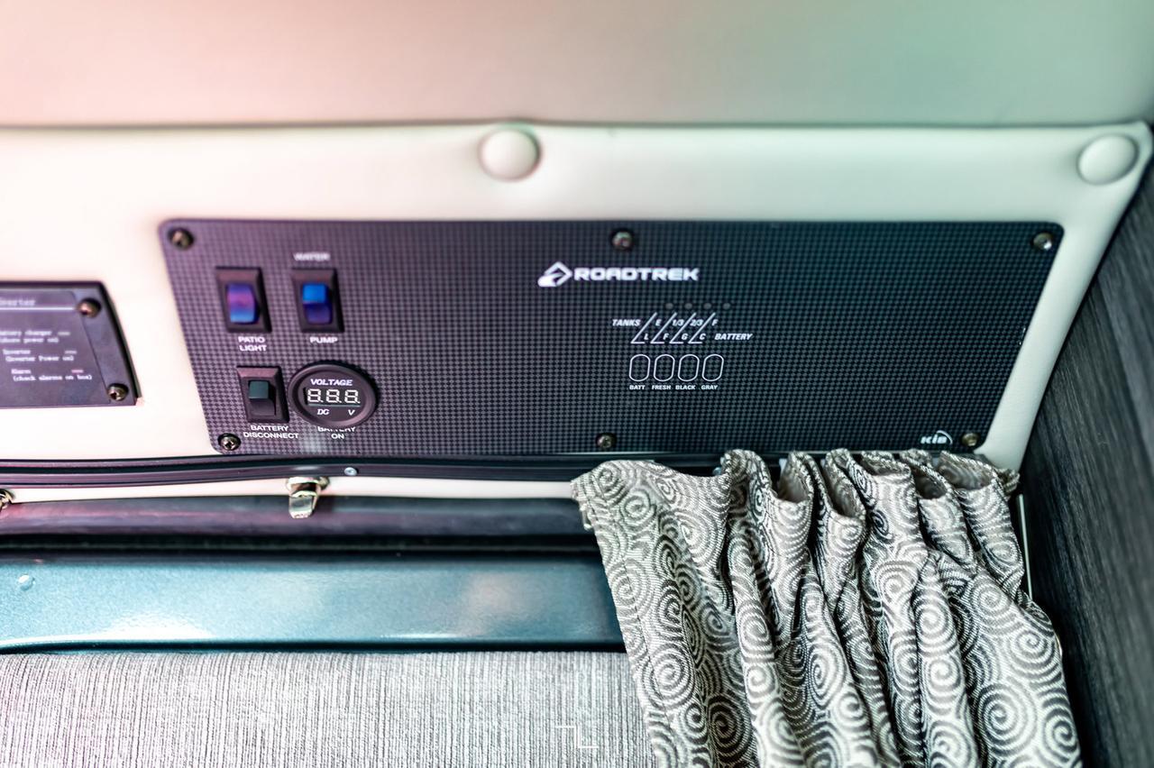 2016 Mercedes-Benz 2500 4x4 Road Trek Agile SS Diesel Red Deer AB