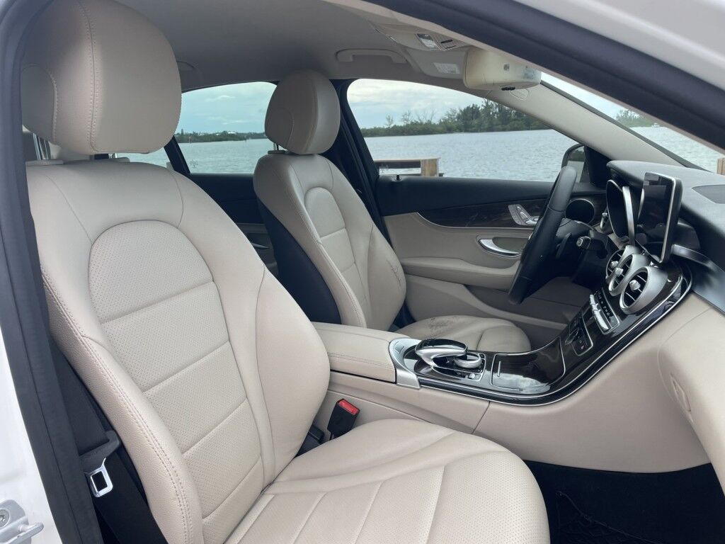 2016 Mercedes Benz C 300 Sport photo 8