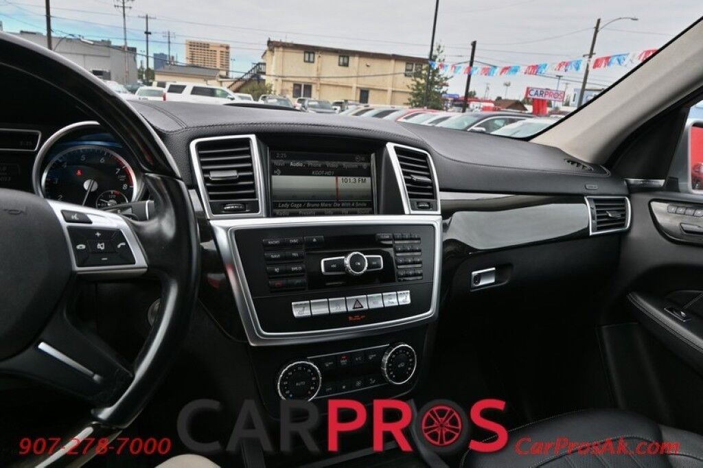 2016 Mercedes-Benz GL 450 Premium Package - All Wheel Drive - Front / Rear Heated Leather Seats - Panoramic Sunroof - Harman/Kardon Speakers - 3rd Row Seating - Tow Package - Bi-Xenon Headlights - Blind Spot Assist Anchorage AK