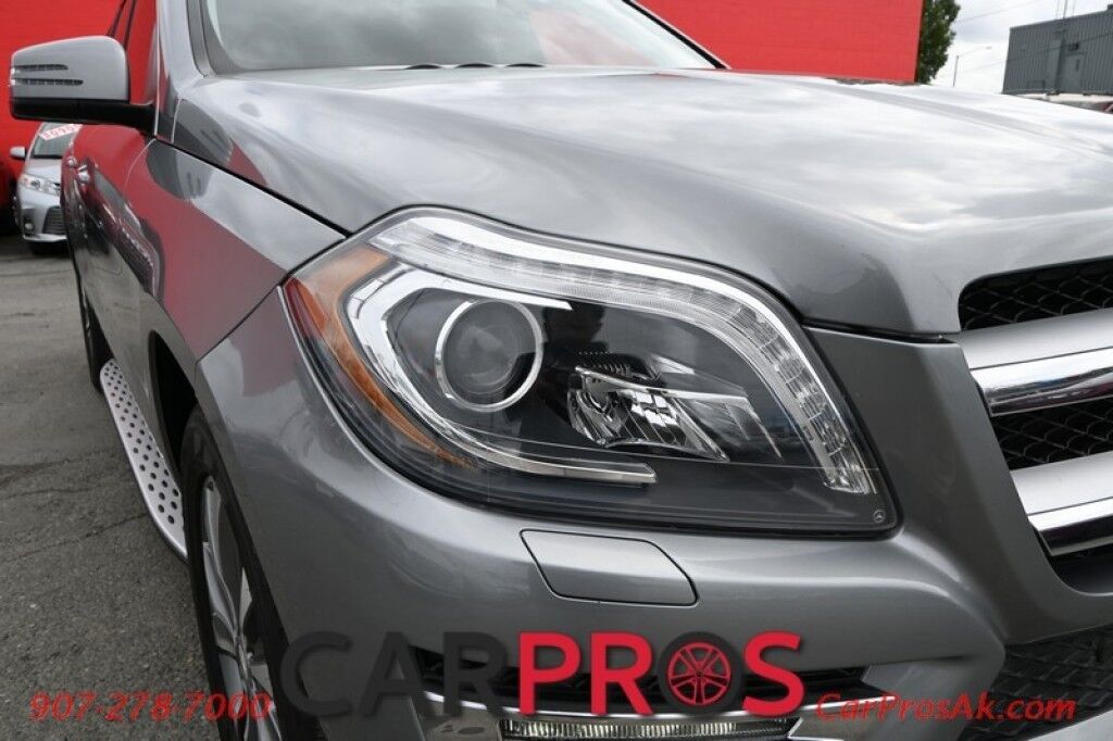 2016 Mercedes-Benz GL 450 Premium Package - All Wheel Drive - Front / Rear Heated Leather Seats - Panoramic Sunroof - Harman/Kardon Speakers - 3rd Row Seating - Tow Package - Bi-Xenon Headlights - Blind Spot Assist Anchorage AK