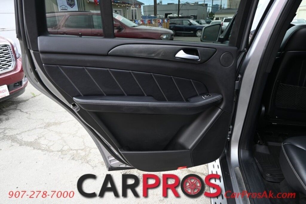 2016 Mercedes-Benz GL 450 Premium Package - All Wheel Drive - Front / Rear Heated Leather Seats - Panoramic Sunroof - Harman/Kardon Speakers - 3rd Row Seating - Tow Package - Bi-Xenon Headlights - Blind Spot Assist Anchorage AK