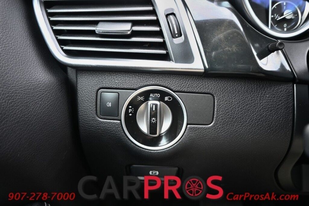 2016 Mercedes-Benz GL 450 Premium Package - All Wheel Drive - Front / Rear Heated Leather Seats - Panoramic Sunroof - Harman/Kardon Speakers - 3rd Row Seating - Tow Package - Bi-Xenon Headlights - Blind Spot Assist Anchorage AK