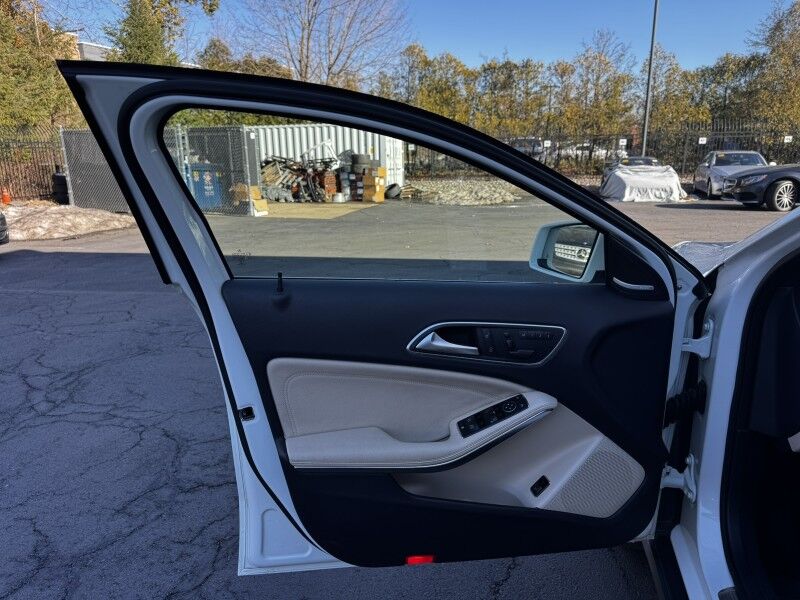 2016 Mercedes-Benz GLA250 4Matic Willow Grove PA