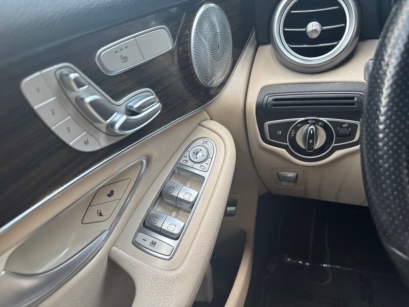 2016 Mercedes-Benz GLC 300 4MATIC w/ Premium and Multimedia Packages Arlington VA
