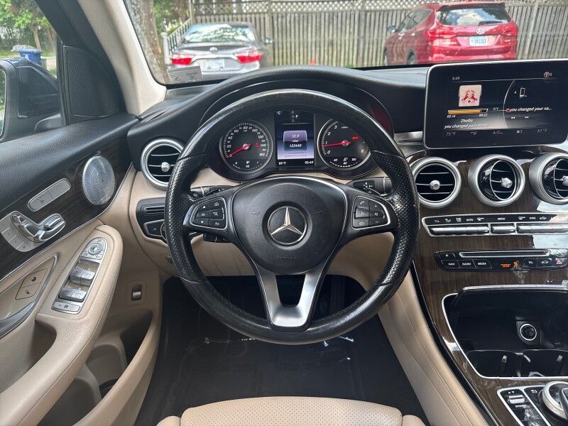 2016 Mercedes-Benz GLC 300 4MATIC w/ Premium and Multimedia Packages Arlington VA