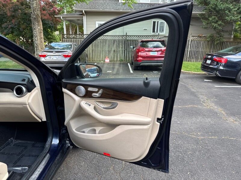 2016 Mercedes-Benz GLC 300 4MATIC w/ Premium and Multimedia Packages Arlington VA