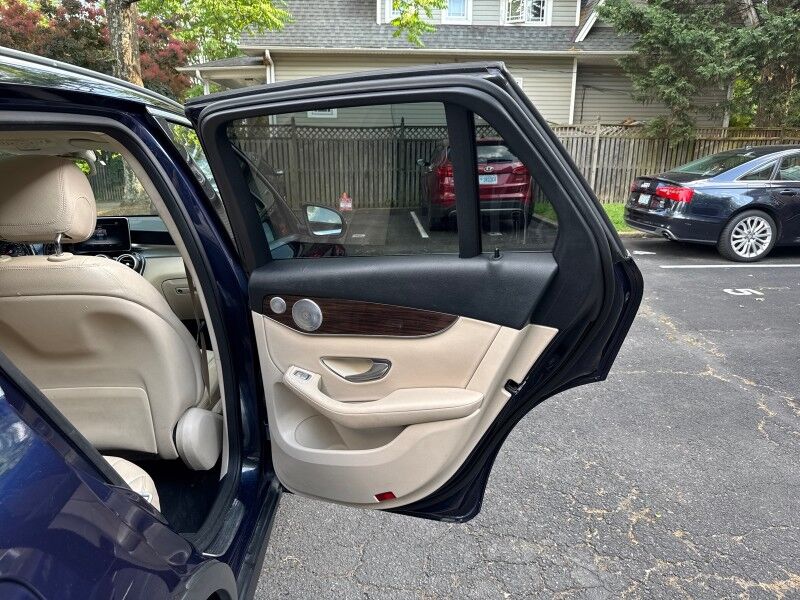 2016 Mercedes-Benz GLC 300 4MATIC w/ Premium and Multimedia Packages Arlington VA