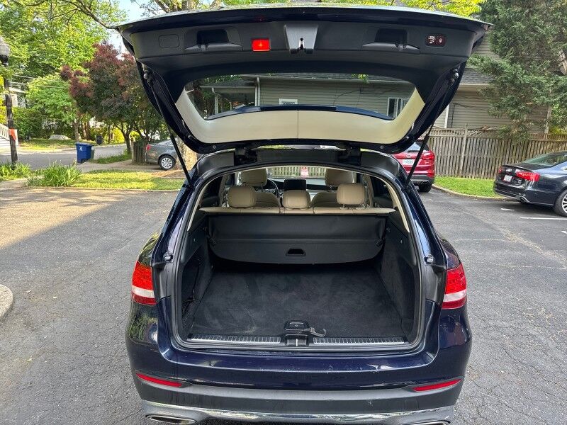 2016 Mercedes-Benz GLC 300 4MATIC w/ Premium and Multimedia Packages Arlington VA