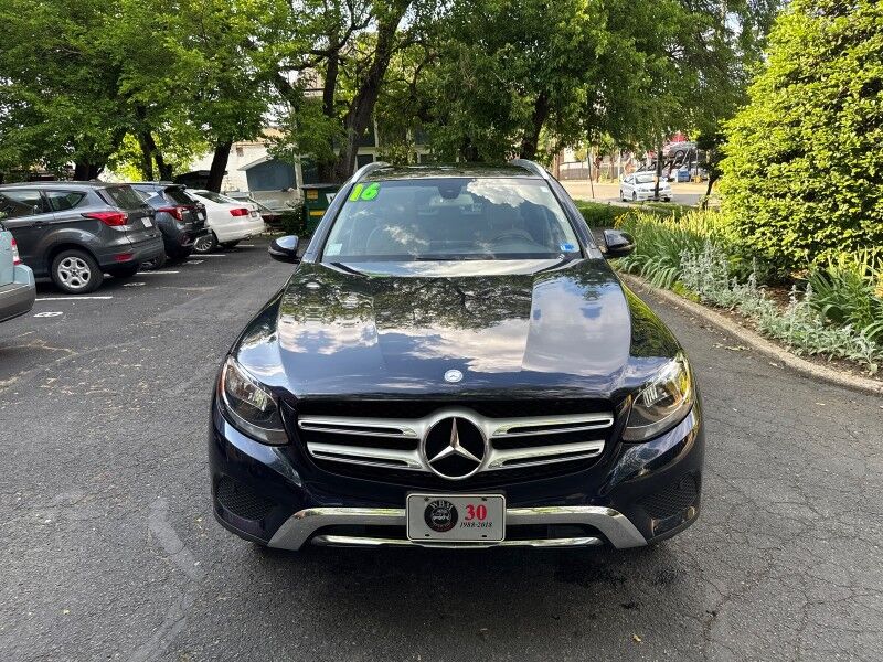 2016 Mercedes-Benz GLC 300 4MATIC w/ Premium and Multimedia Packages Arlington VA
