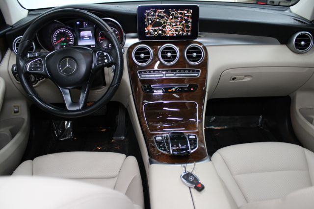 2016 Mercedes-Benz GLC 300 Luxury
