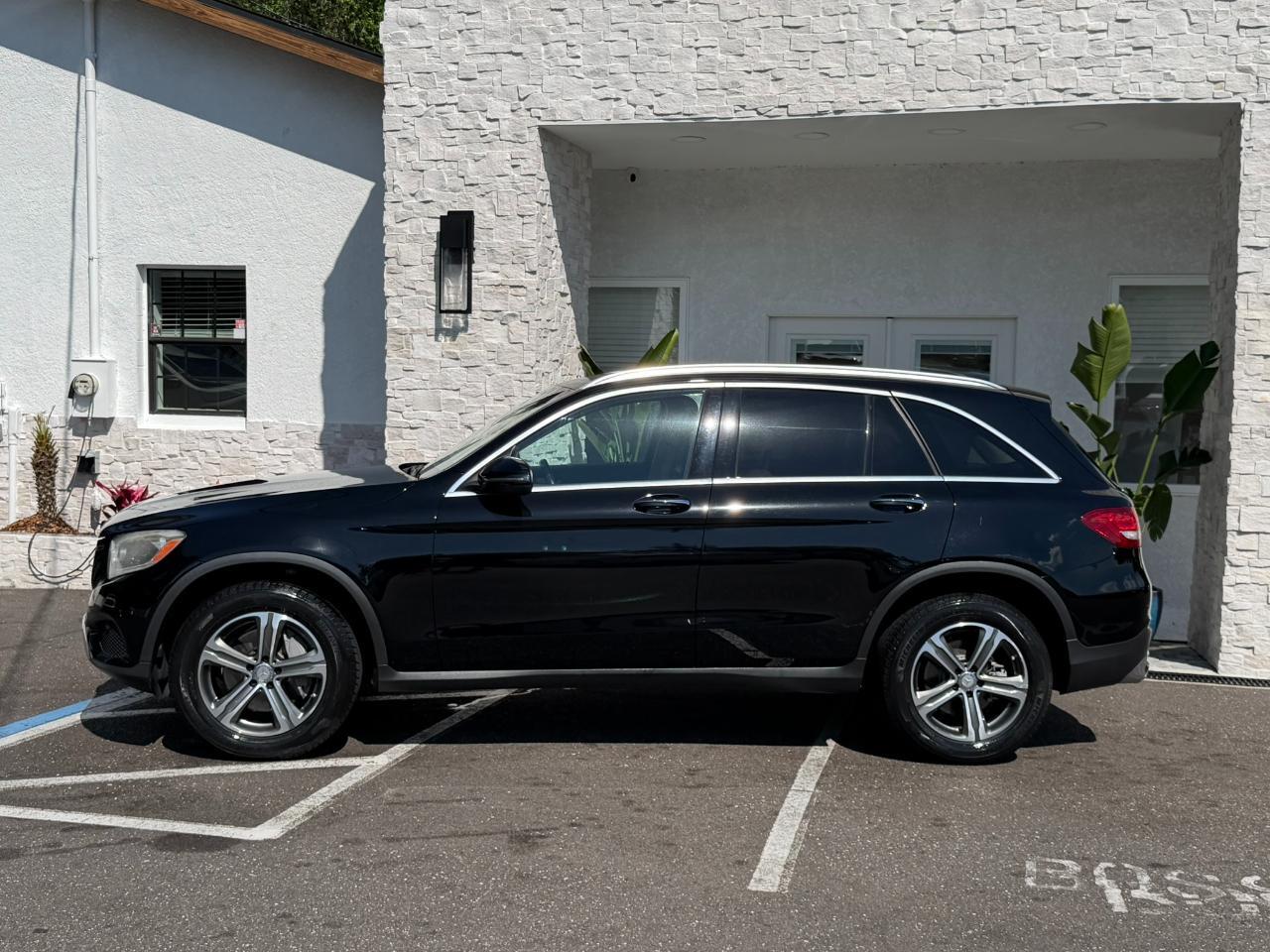 2016 Mercedes-Benz GLC 4MATIC 4dr GLC 300