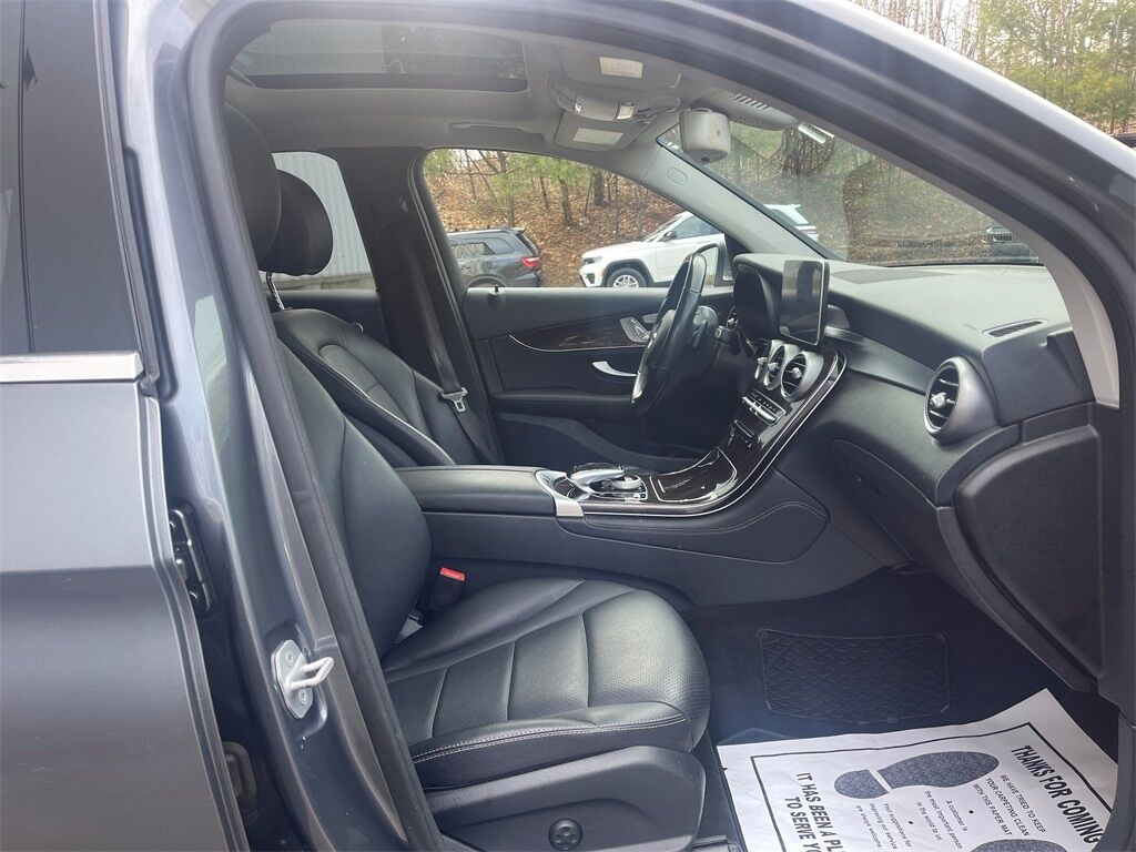 2016 Mercedes-Benz GLC GLC 300 Orange MA
