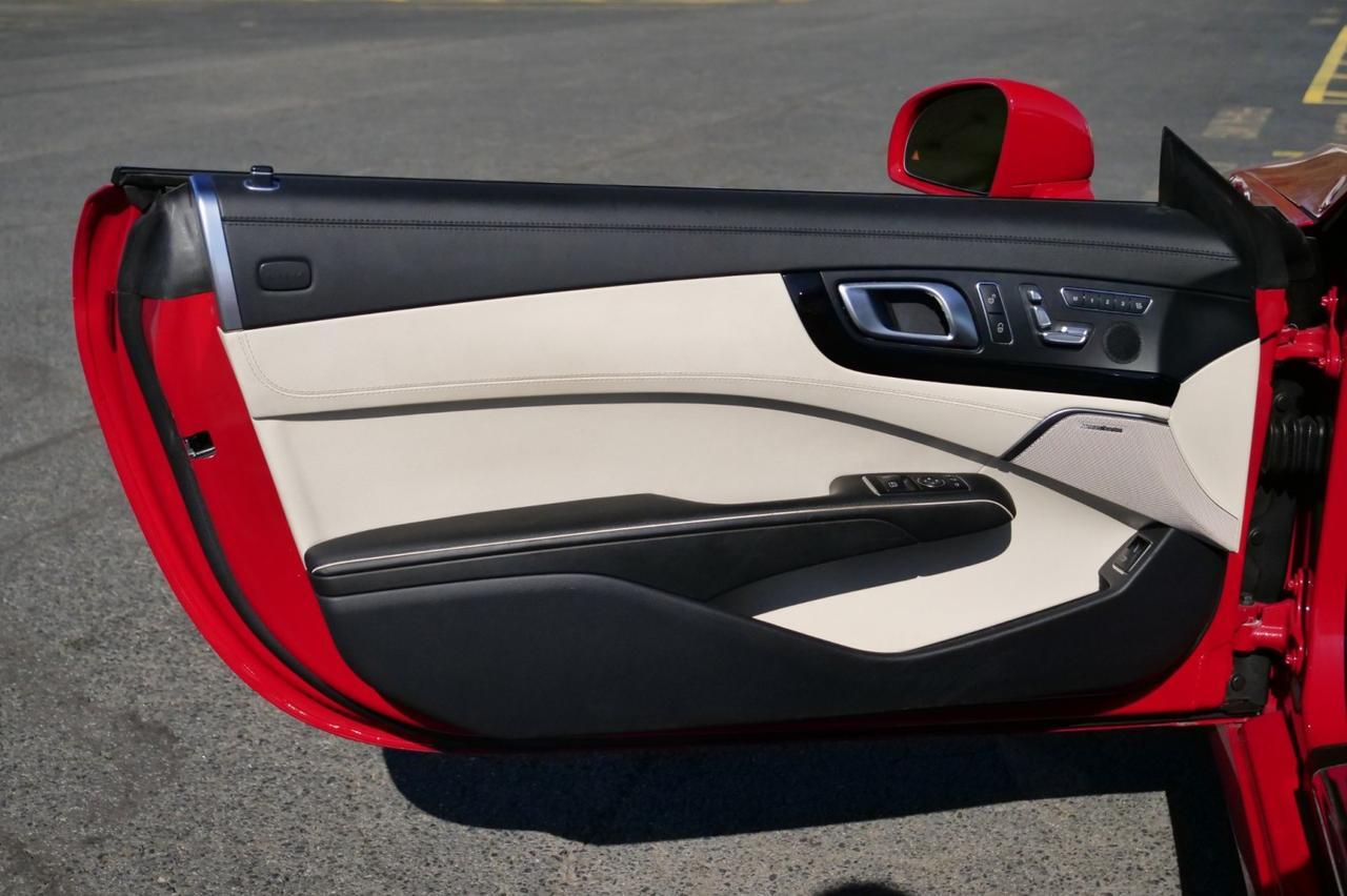 2016 Mercedes-Benz SL 550 Roadster / Magic Sky Control Roof / Massage Seats! Lincolnton NC