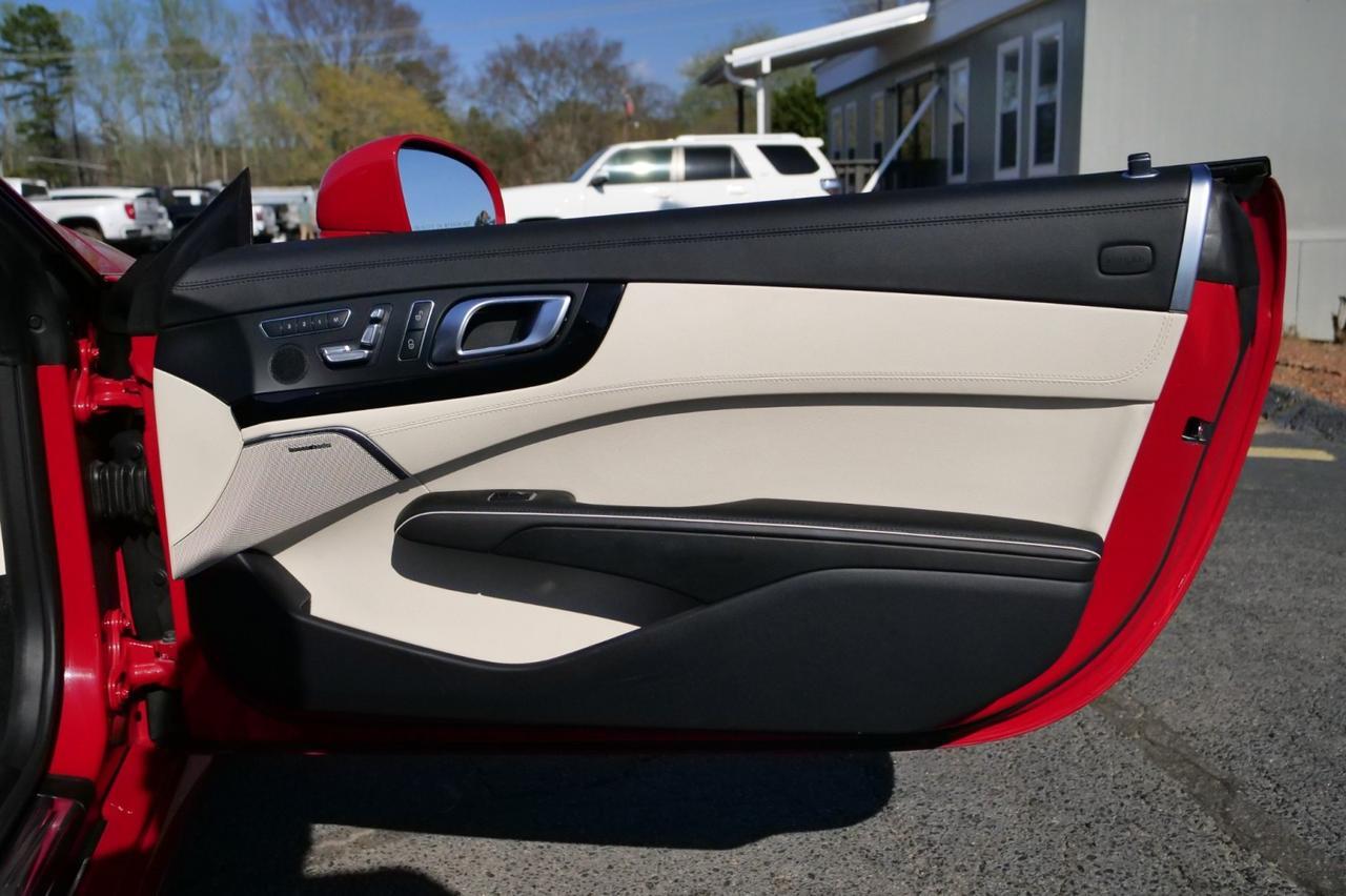 2016 Mercedes-Benz SL 550 Roadster / Magic Sky Control Roof / Massage Seats! Lincolnton NC