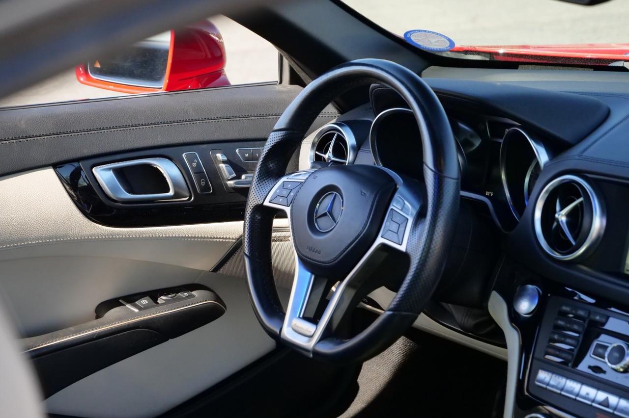 2016 Mercedes-Benz SL 550 Roadster / Magic Sky Control Roof / Massage Seats! Lincolnton NC