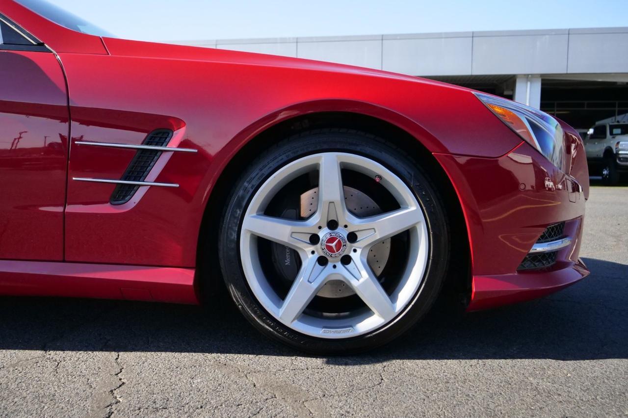 2016 Mercedes-Benz SL 550 Roadster / Magic Sky Control Roof / Massage Seats! Lincolnton NC