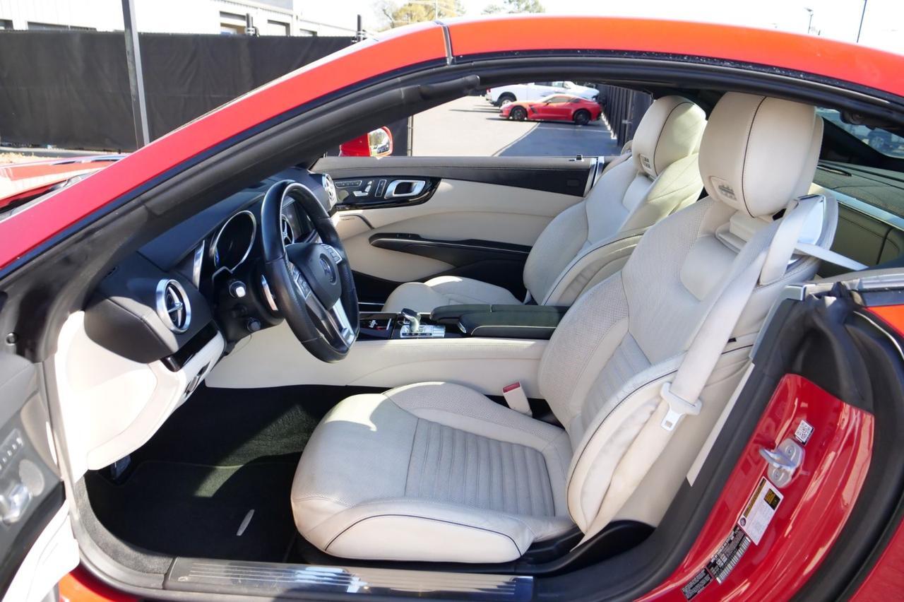 2016 Mercedes-Benz SL 550 Roadster / Magic Sky Control Roof / Massage Seats! Lincolnton NC