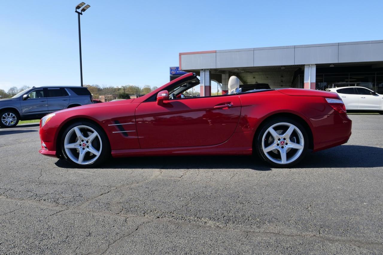 2016 Mercedes-Benz SL 550 Roadster / Magic Sky Control Roof / Massage Seats! Lincolnton NC