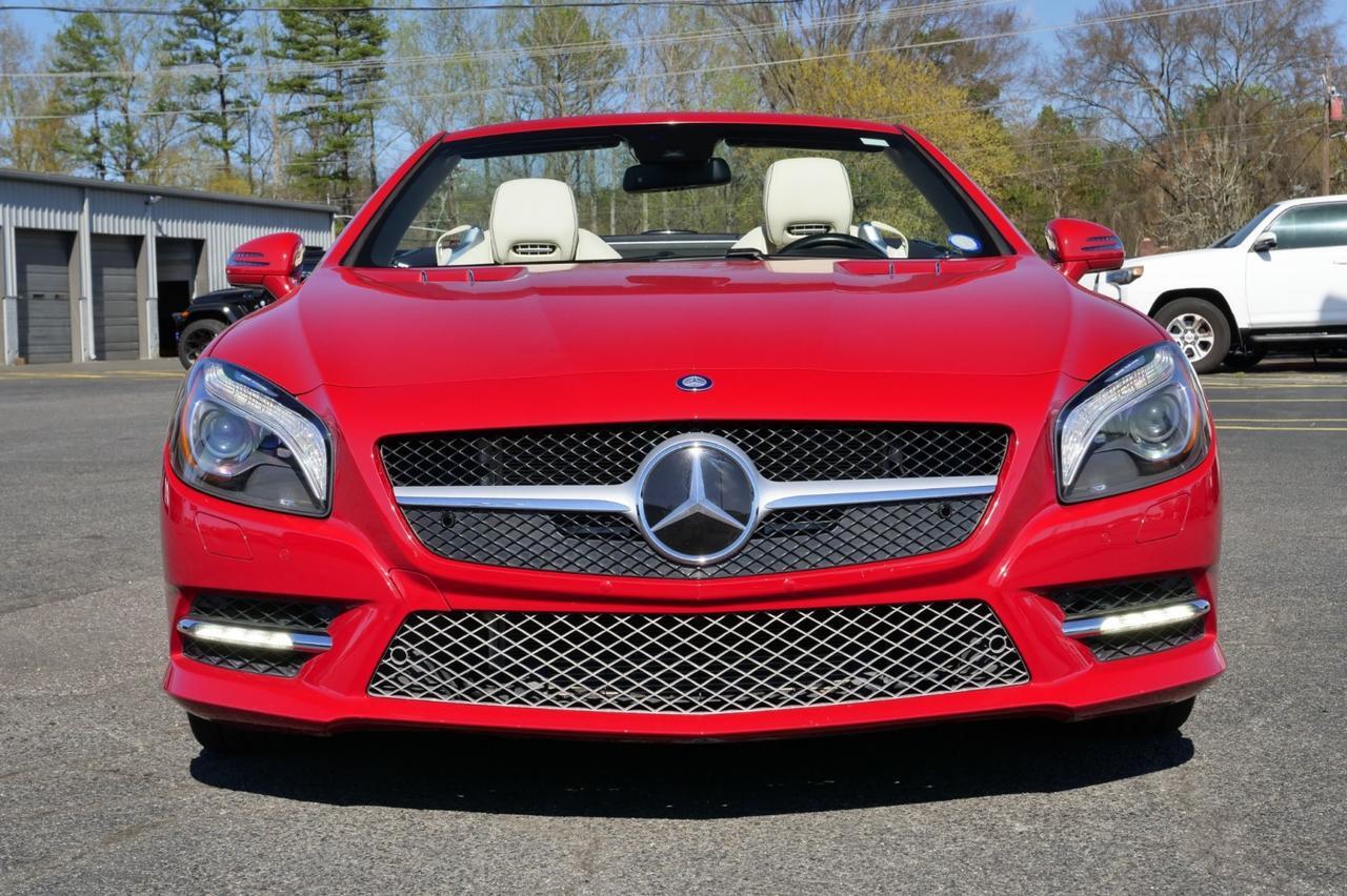 2016 Mercedes-Benz SL 550 Roadster / Magic Sky Control Roof / Massage Seats! Lincolnton NC