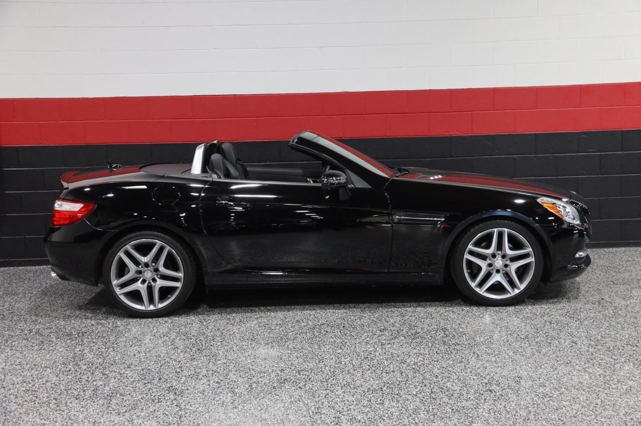 2016 Mercedes-Benz SLK 300 2dr Roadster Skokie IL
