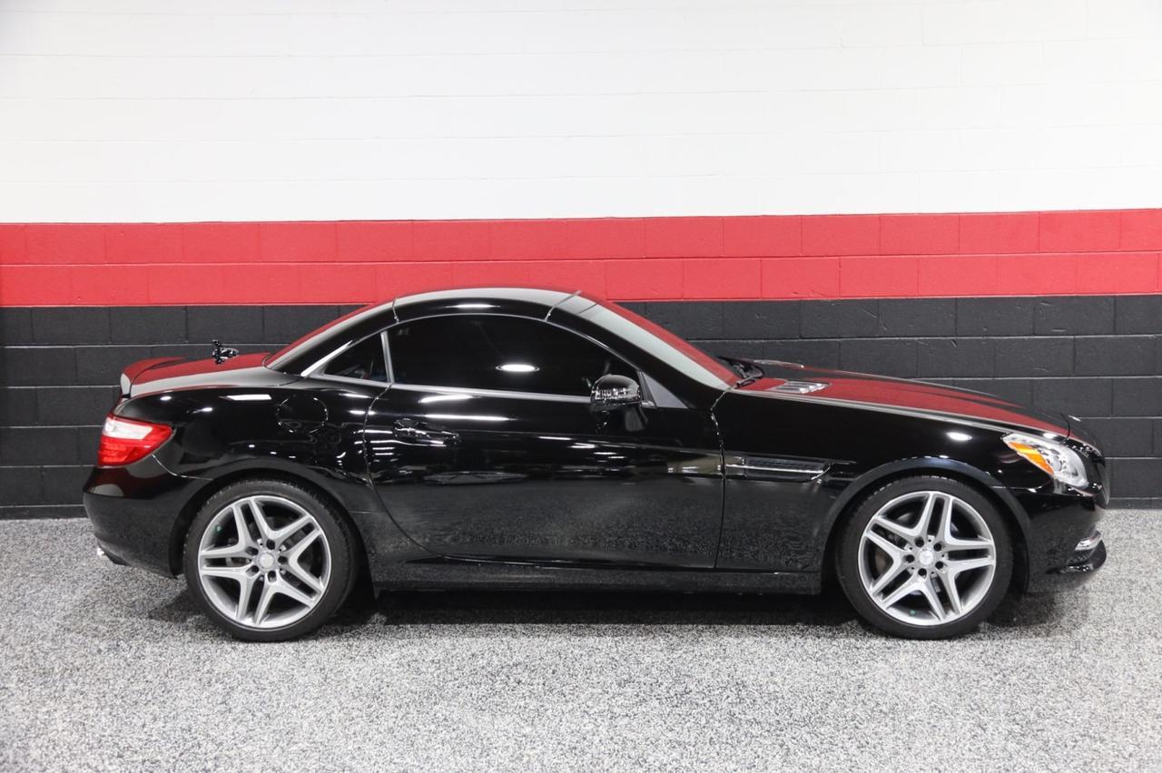2016 Mercedes-Benz SLK 300 2dr Roadster Skokie IL