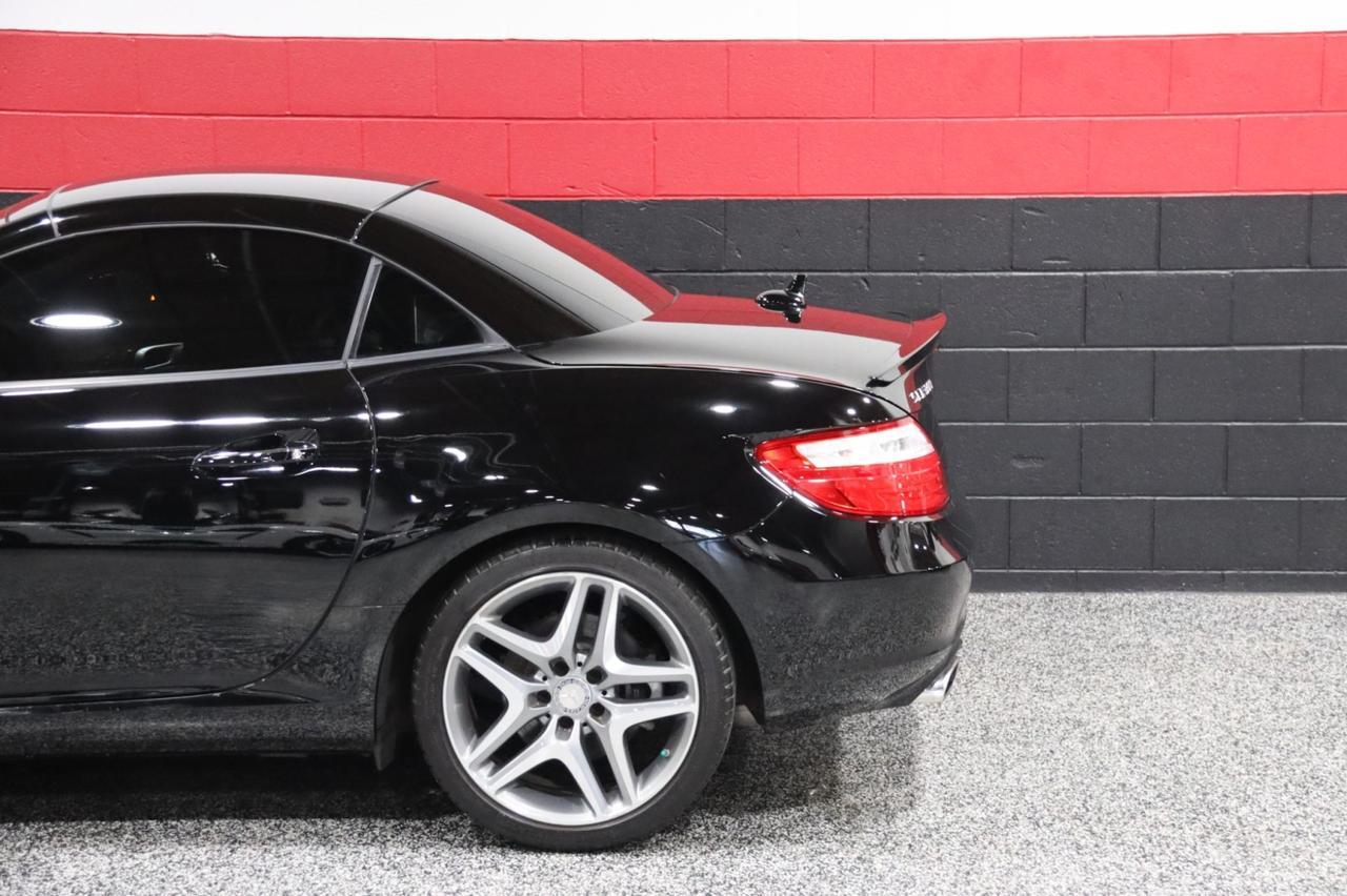 2016 Mercedes-Benz SLK 300 2dr Roadster Skokie IL