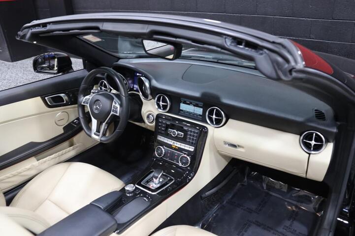 2016 Mercedes-Benz SLK 300 AMG Sport 2dr Roadster Chicago IL