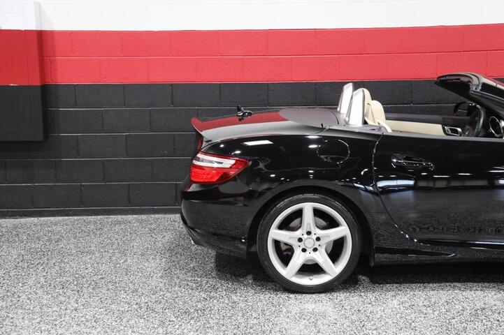 2016 Mercedes-Benz SLK 300 AMG Sport 2dr Roadster Chicago IL