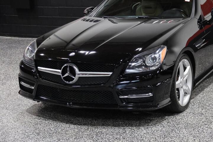 2016 Mercedes-Benz SLK 300 AMG Sport 2dr Roadster Chicago IL